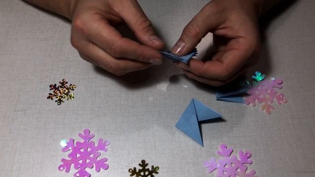 Как Сделать Снежинку из бумаги. Объёмная снежинка из бумаги 3D. How to make a paper snowflake. DIY. смотреть онлайн