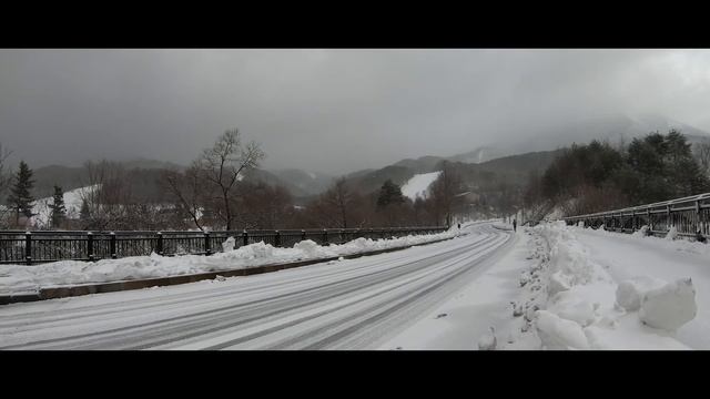 雪の中で走っている人 | 在雪中慢跑的男人 | 磐梯山溫泉飯店 смотреть онлайн