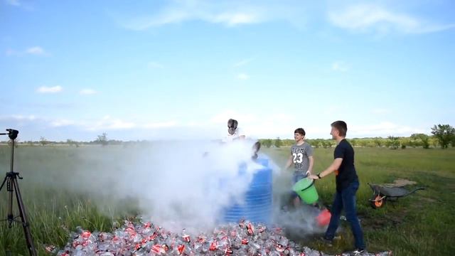 1000 ЛИТРОВ КОКА КОЛА   МЕНТОС   1000 Liters Of Coca Cola   Mentos