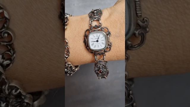 Поразительные винтажные серебряные часы с гранатом. Механика. смотреть онлайн