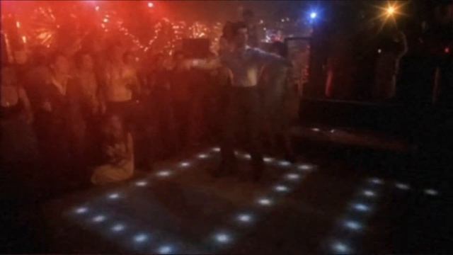 Tony Manero dancing to Rawcuss (Saturday Night Fever) смотреть онлайн