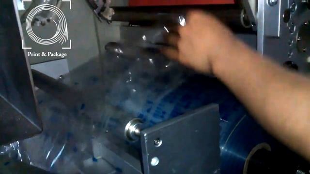 Заправка пленки на горизонтальной упаковочной машине с нижней подачей смотреть онлайн