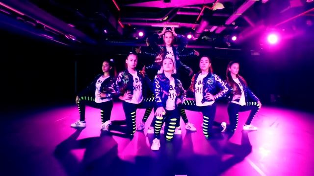 City Girls - Twerk ft. Cardi B| 6IX9INE - MAMA | NICKY MINAJ- GOOD FORM смотреть онлайн