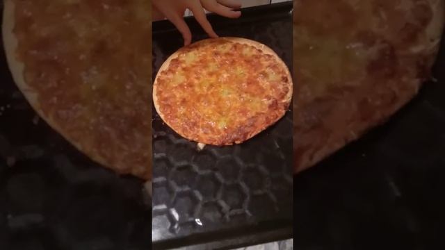 горячая пицца из духовки???.mp4 смотреть онлайн