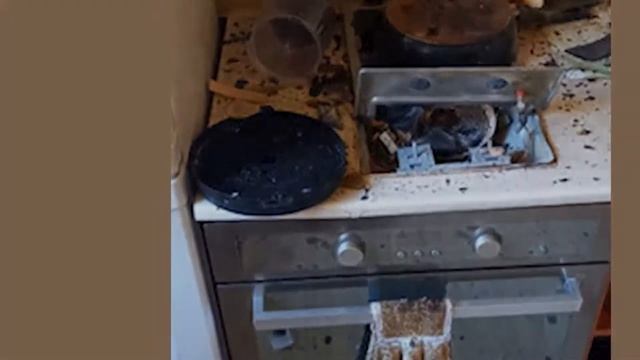 В жилом доме во Владивостоке взорвалась индукционная плита смотреть онлайн