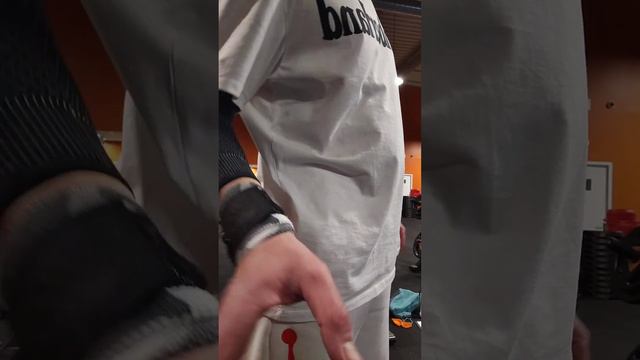 Aujourd'hui Supine Press : 3*6 à 100kg + 1*12 à 75 Kg 💪