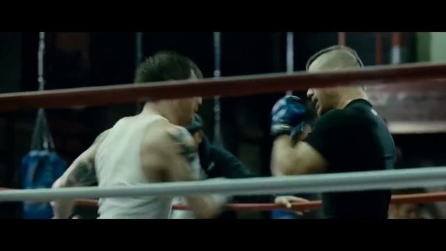 Как Том Харди качался для Венома смотреть онлайн