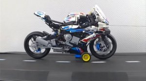 Лего машинки...BMW M 1000 RR ПРОТИВ беговой дорожки. Лего