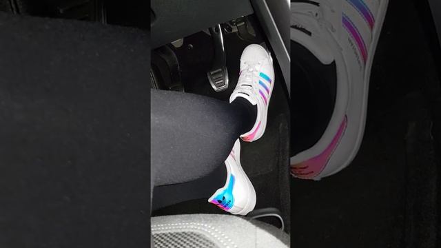 Driving/Pedal pumping in Adidas Superstar Holo (women) смотреть онлайн
