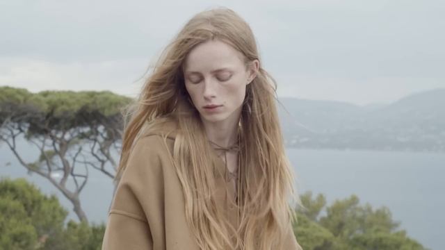 CELINE SPRING 21 WOMEN CAMPAIGN смотреть онлайн