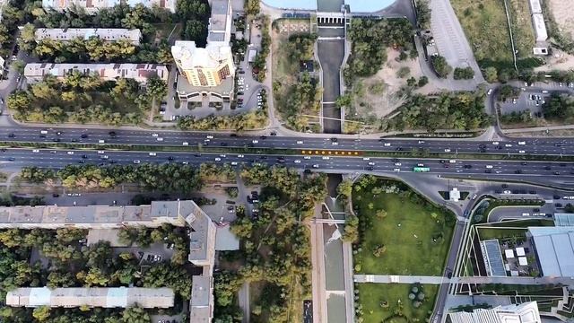 Almaty city. Road, car, people смотреть онлайн