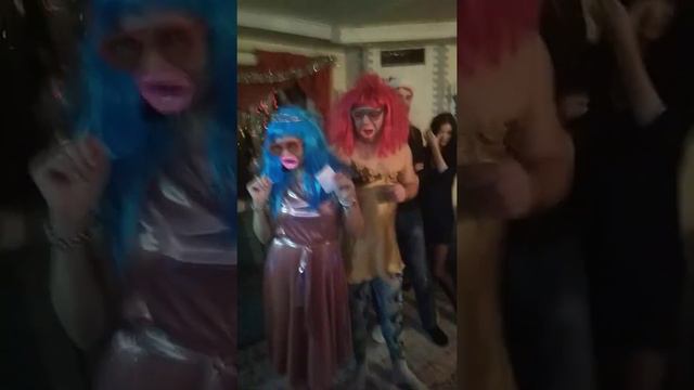 Ночь 2020. Ничего не понятно, но очень весело. Откуда взялись классики?) .Видимо инопланетяне, ВСЕ смотреть онлайн