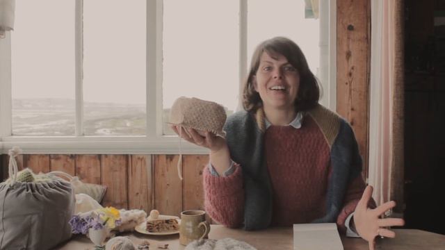 Yarnchix Podcast #8 by the sea: a sweater & two hats, plus lots of new helpful tools :) смотреть онлайн