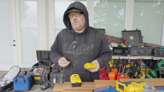 Can You Revive A Completely Dead Battery || Dr Decks смотреть онлайн