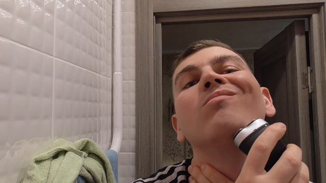 Как правильно бриться электробритвой? Как бриться без раздражения? смотреть онлайн