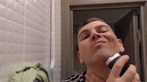 Как правильно бриться электробритвой? Как бриться без раздражения?