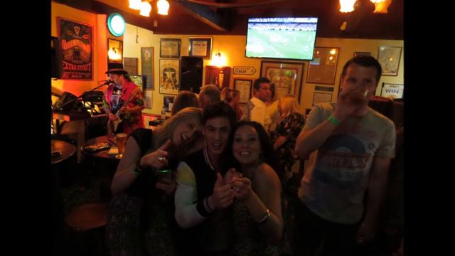 Shams In Surfers смотреть онлайн