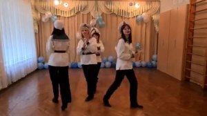 Танец с ложками "Яблочко"