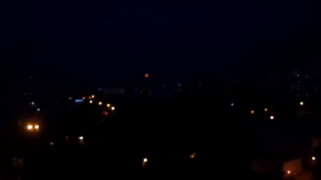 Почему Луна большая и оранжевая? (Плоская земля) смотреть онлайн