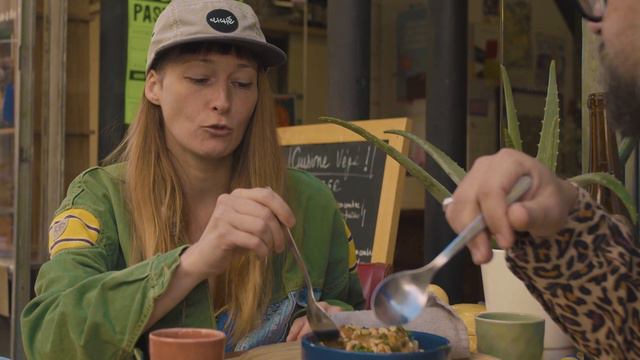 JE MANGE DU VÉGÉ !! (spoiler... je kiff !) смотреть онлайн