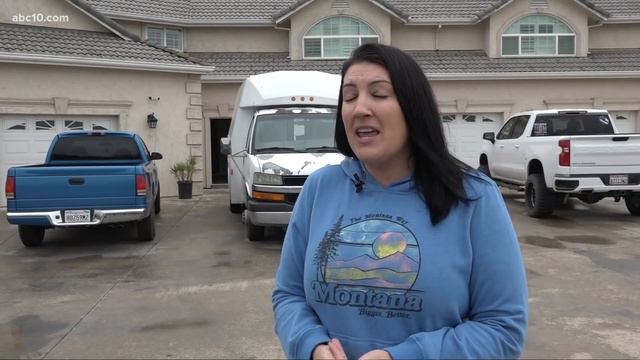 'I felt violated' Apparent squatters caught trying set up in Tracy house смотреть онлайн