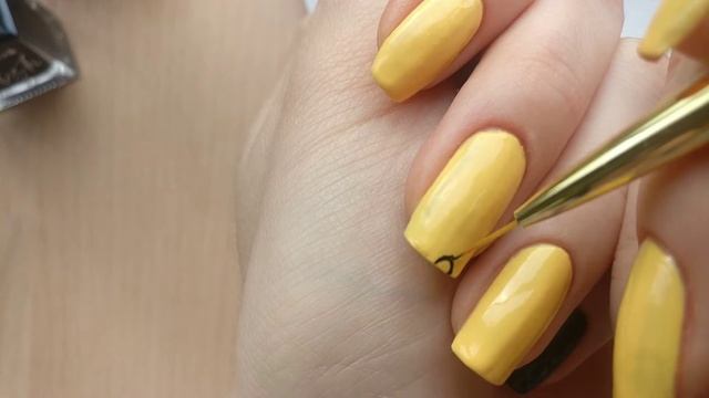 Обычный лак. Странные этно-узоры?? смотреть онлайн