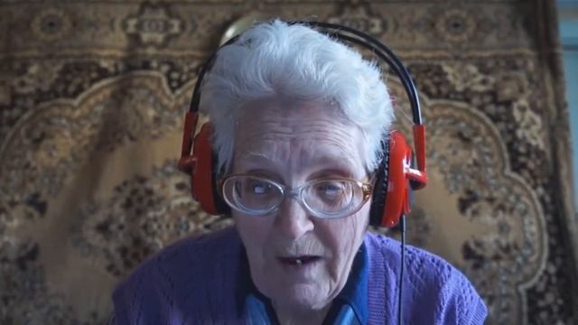 бабушка учит играть в кс смотреть онлайн