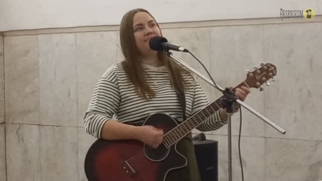 «И лететь по белому свету, став одним движением ветра...» (романтика в подземке) смотреть онлайн