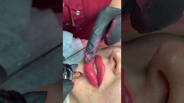 Перманентный макияж в технике «эффект помады» смотреть онлайн