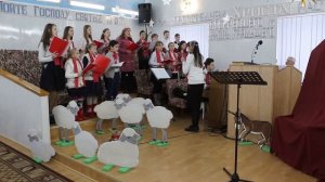 Детско подростковый хор (Белые снежинки за окном летят)