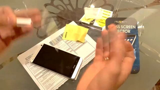 Как клеить защитное стекло на телефон - видео урок поклейки закаленного стекла Auzer на HTC One m7 смотреть онлайн