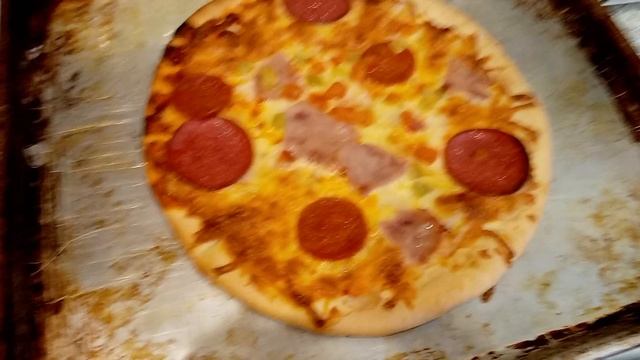 готовлю пиццу из магазига