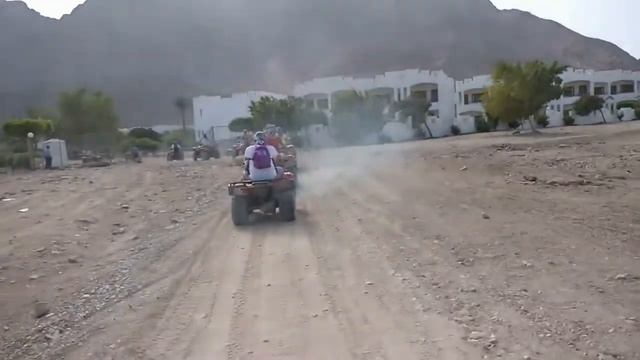 Египет 2018. Покатушки на квадрациклах и верблюдах по пустыне смотреть онлайн