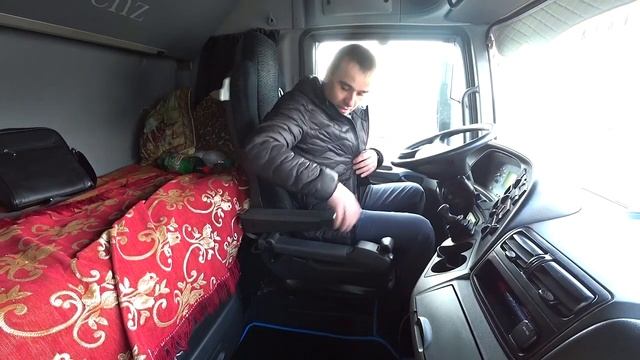 Что внутри кабины Мерседес Актрос? смотреть онлайн