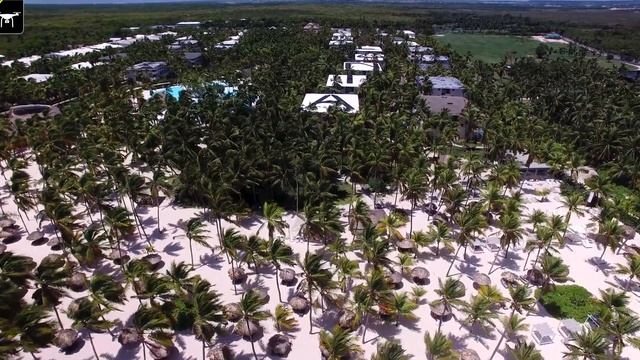 Vista Aérea // Playa Cabeza de Toro Bavaro Punta Cana República Dominicana 2020 смотреть онлайн