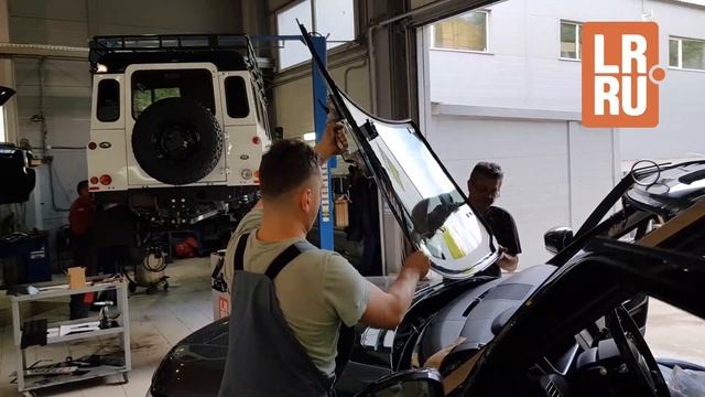 Замена лобового стекла в ЛР.РУ на Range Rover смотреть онлайн