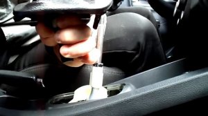 Как снять ручку МКПП на Kia Rio