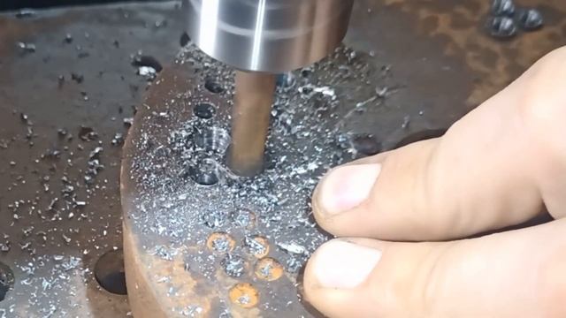 Как и чем сверлить матрицу перед закалкой смотреть онлайн