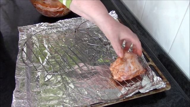 Куриные бедра в маринаде от Костровок на решетке в духовке. Легко, просто, быстро и вкусно! смотреть онлайн