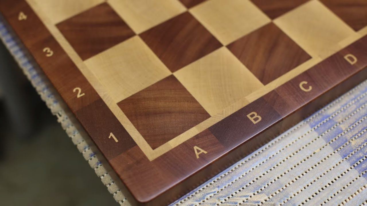 Торцевая шахматная доска из березы и сапеле
End grain birch/sapele chessboard with the solid squares смотреть онлайн