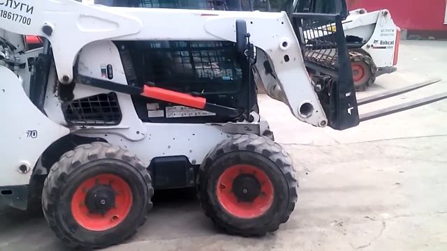 Работа погрузчика BOBCAT A770 смотреть онлайн