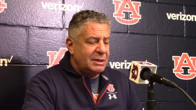 Bruce Pearl previews Furman game смотреть онлайн