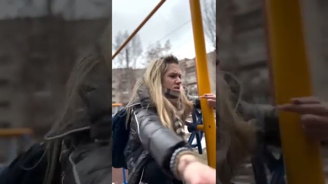 ты сразу становилась самой крутой девчонкой во дворе ? смотреть онлайн