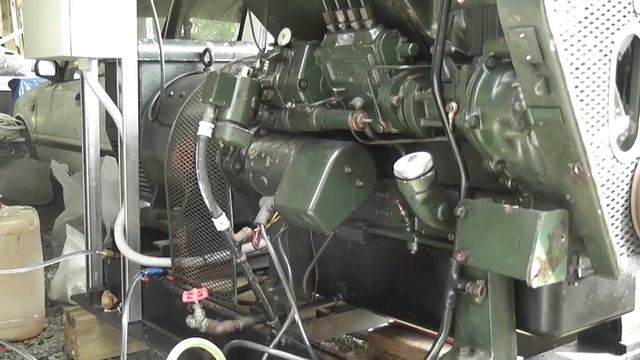 Purging diesel fuel pump on Lister HA4 engine смотреть онлайн