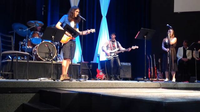 Holly Taylor's Vocal Recital смотреть онлайн