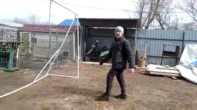 Как правильно пинать мяч?? Смотри! ? смотреть онлайн