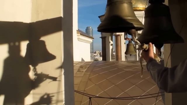 Екатеринбург, колокольня Храма на Крови смотреть онлайн