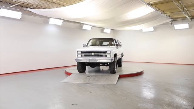 1984 CHEVROLET SUBURBAN смотреть онлайн