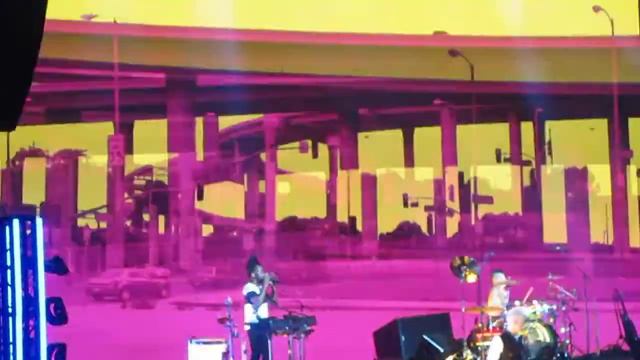 No Doubt - Hey Baby! @Gibson AmphiTheatre 11-30-12 смотреть онлайн