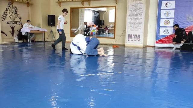 Жамбек Нуршуак (в синем кимоно)28.03.2021г.Чемпионат обл. по греппленгу UWWг.Караганда, финал.